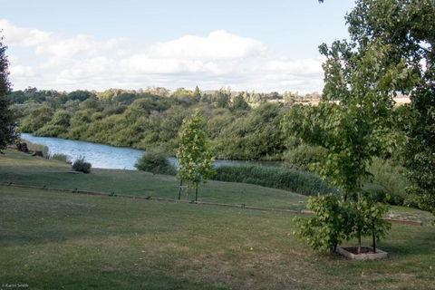 Longford Riverside Caravan Park - Foster Accommodation 4