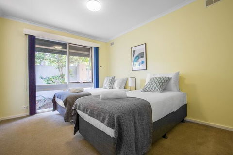 Spacious Comfortable Home In Wheelers Hill+pool - Foster Accommodation 7