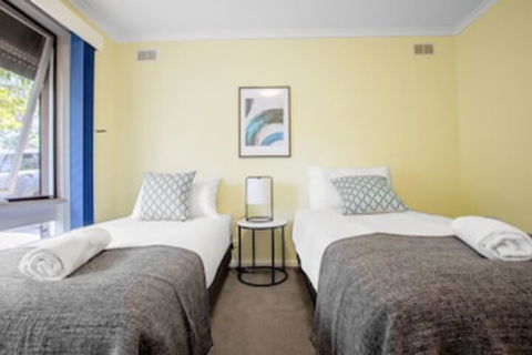 Spacious Comfortable Home In Wheelers Hill+pool - Foster Accommodation 0