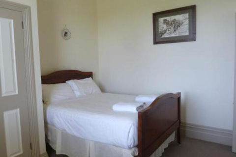 Claremont Farmhouse - Foster Accommodation 7
