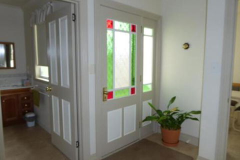 Claremont Farmhouse - Foster Accommodation 3