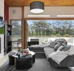 Casa sul lago quite simply a very special place - Foster Accommodation
