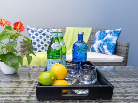 Riptide On Surf Beach Sun Surf & Style - Foster Accommodation 5