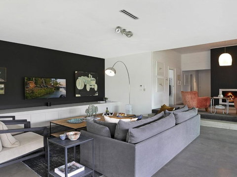 Greywood Classic Highlands Charm & Serene Living - Foster Accommodation 6