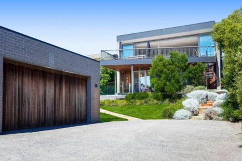 Bay Vista Amazing Bay Views With The Beach At Your Doorstop! - Foster Accommodation 3