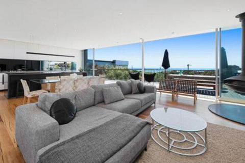 Bay Vista Amazing Bay Views With The Beach At Your Doorstop! - Foster Accommodation 5
