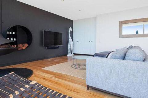 Bay Vista Amazing Bay Views With The Beach At Your Doorstop! - Foster Accommodation 1