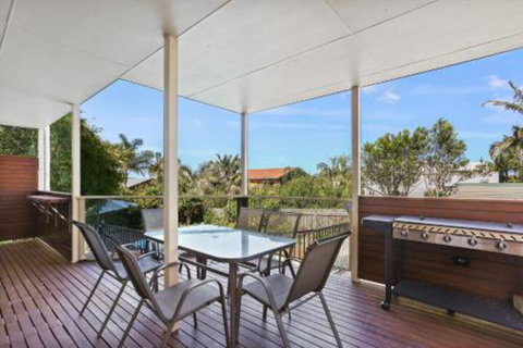 Serenity By The Sea - Foster Accommodation 6