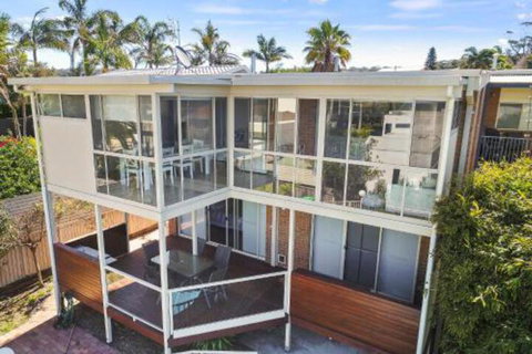 Serenity By The Sea - Foster Accommodation 5
