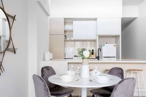 Designer Warm Homeatmooneeponds+parking / Wifi - Foster Accommodation 2