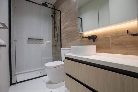 Designer Warm Homeatmooneeponds+parking / Wifi - Foster Accommodation 3