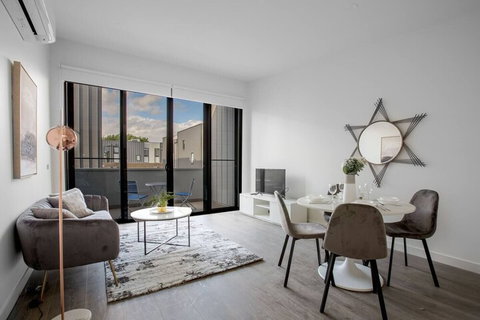 Designer Warm Homeatmooneeponds+parking / Wifi - Foster Accommodation 6