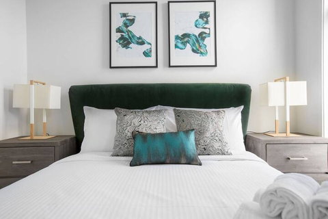 Taste Of Art! Stunning Townhouse Stayatmoonee Ponds - Foster Accommodation 3