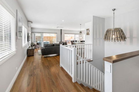 HALE KUPA Rye Beach House Spa Table Tennis - Foster Accommodation 1