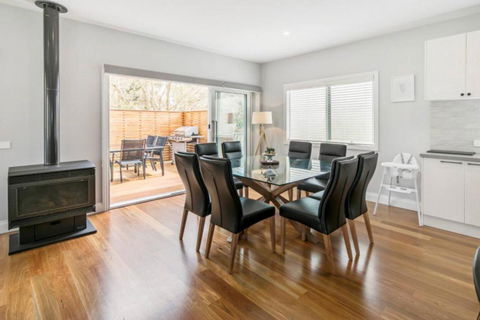 HALE KUPA Rye Beach House Spa Table Tennis - Foster Accommodation 6