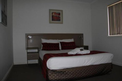 Hibernian Hotel - Foster Accommodation 3