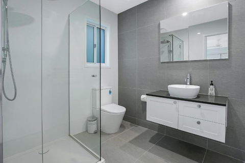 Walk To Hastings Street Noosa Sound - Foster Accommodation 1