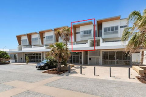 BRAND NEW OCEAN AVENUE TOWNHOUSE - Foster Accommodation 0