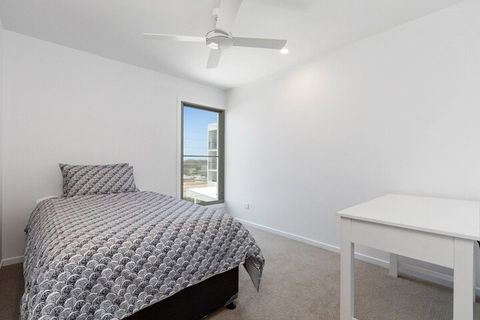BRAND NEW OCEAN AVENUE TOWNHOUSE - Foster Accommodation 2