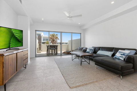 BRAND NEW OCEAN AVENUE TOWNHOUSE - Foster Accommodation 7