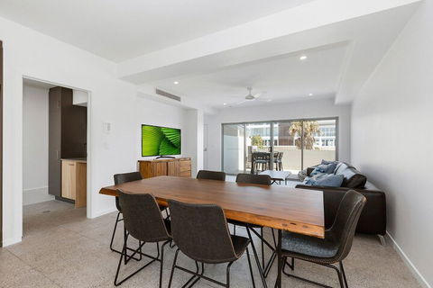 BRAND NEW OCEAN AVENUE TOWNHOUSE - Foster Accommodation 4