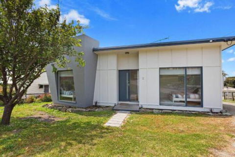 COASTAL HAVEN Panoramic Ocean Views - Foster Accommodation 2