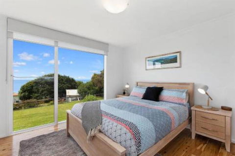 COASTAL HAVEN Panoramic Ocean Views - Foster Accommodation 3