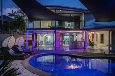 Absolute Lakefront Port Douglas - Foster Accommodation 6