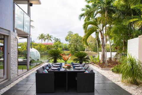 Absolute Lakefront Port Douglas - Foster Accommodation 0