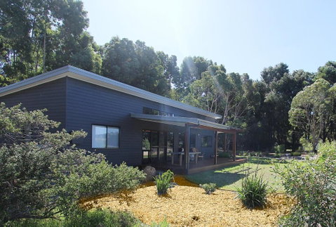 Vines & Stars - Foster Accommodation 2