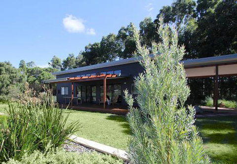 Vines & Stars - Foster Accommodation 5