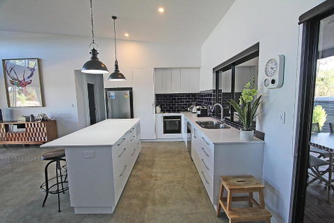 Vines & Stars - Foster Accommodation 4