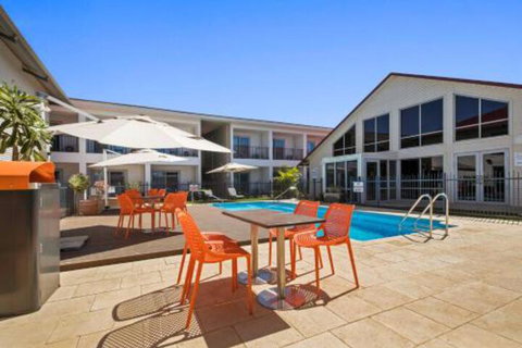 Velocity Motel & Bistro WA - Foster Accommodation 7