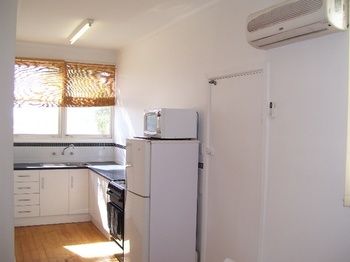 Aussie Bacon & Eggs Cottages - Foster Accommodation 3