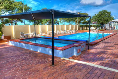 Oceanfront In Surfers Paradise Retreat - Foster Accommodation 2