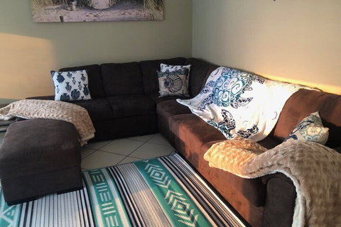 Oceanfront In Surfers Paradise Retreat - Foster Accommodation 5