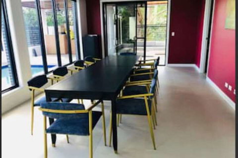 Luxury House Collection Six Beds - Foster Accommodation 5