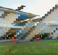 Waterfront Villa in Sanctuary Lakes - Foster Accommodation