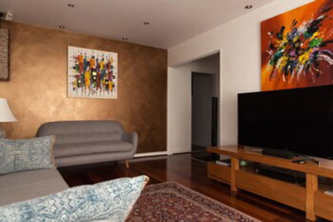 Bright & Spacious 2 Bedroom Apartment In Windsor - Foster Accommodation 0