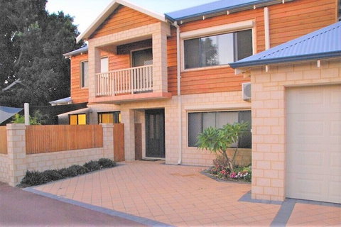 Terrific Townhouse - Foster Accommodation 5