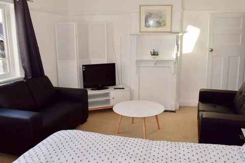 Homy Apartment In Trendy Haberfield - Foster Accommodation 6