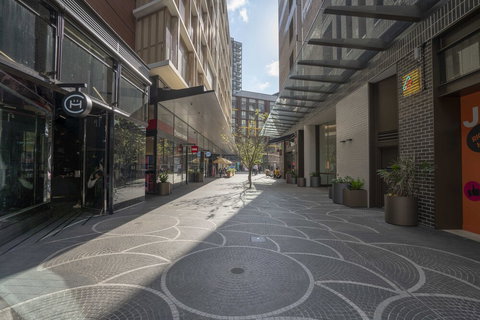 New 2 Bedroom Darling Harbor Apartment - Foster Accommodation 2