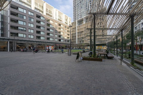 New 2 Bedroom Darling Harbor Apartment - Foster Accommodation 0