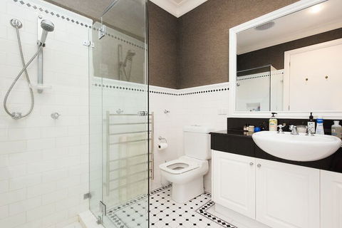 Vaucluse Manor H327 - Foster Accommodation 6