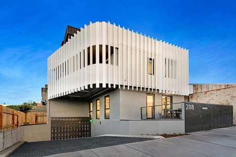 Manhattan Apartments - Glen Iris - Foster Accommodation 2
