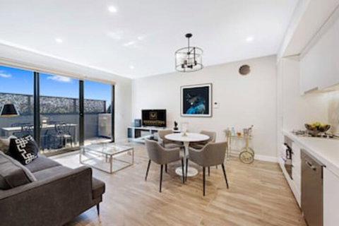 Manhattan Apartments - Glen Iris - Foster Accommodation 0