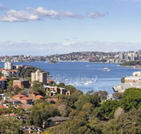 2 Bdrm North Sydney with harbour views - Foster Accommodation