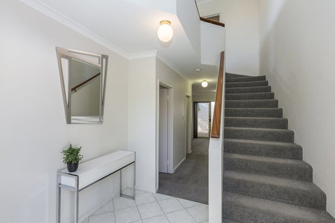 The Burswood Townhouse - Foster Accommodation 2