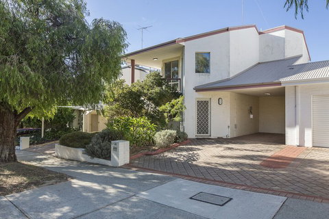 The Burswood Townhouse - Foster Accommodation 1