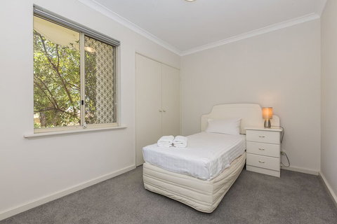 The Burswood Townhouse - Foster Accommodation 6